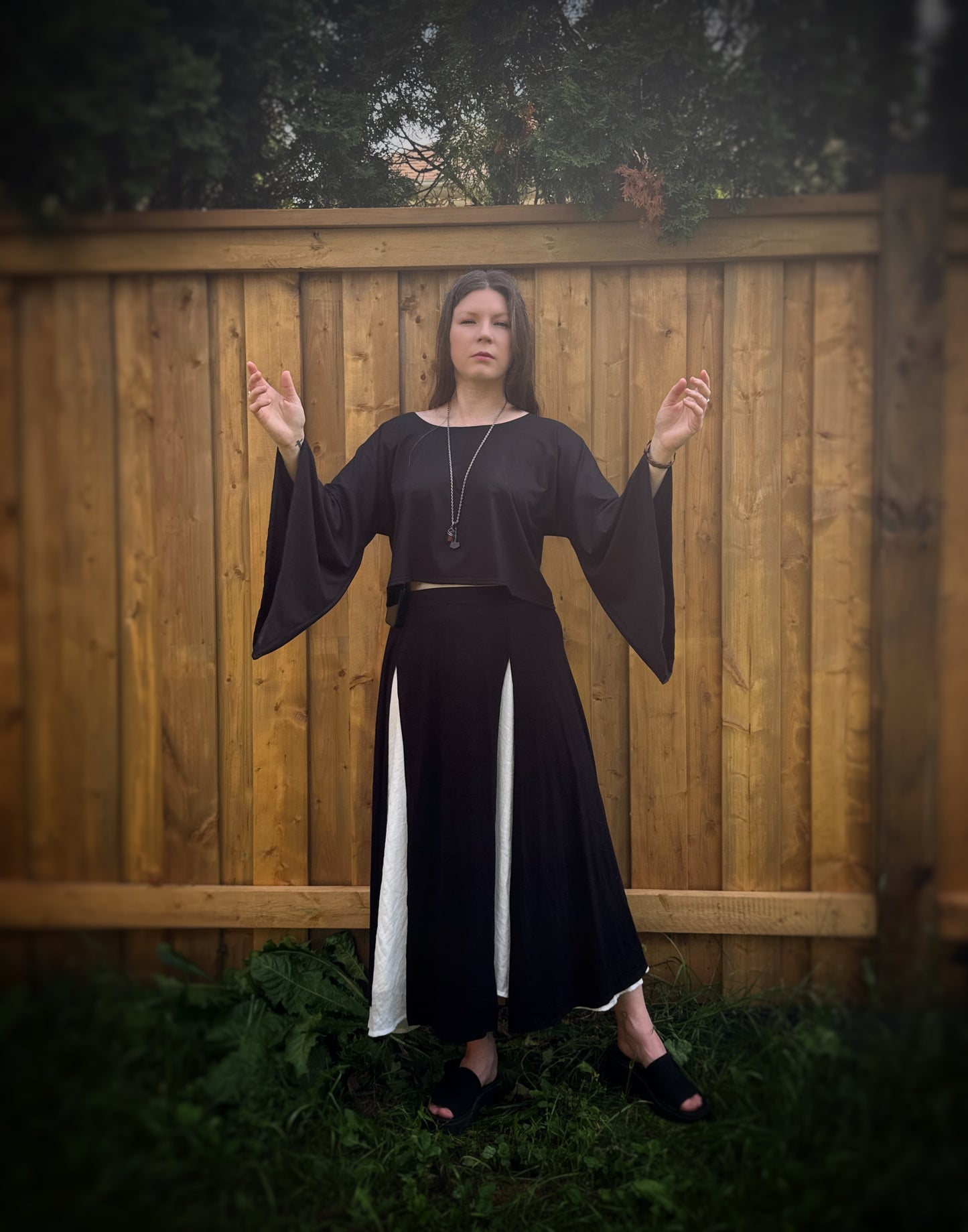 Hekate Crop