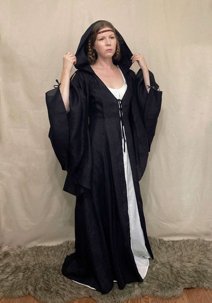 Isabella Robe